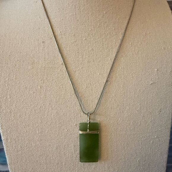 Green Chalcedony Wire Wrapped Pendant on Stainless Steel Chain Necklace. - Picture 1 of 5